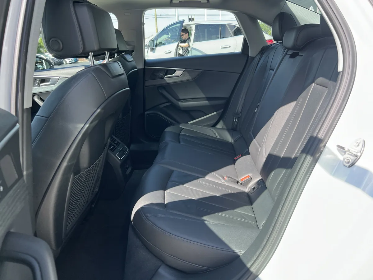 2018 Audi A4 Premium thumbnail 32