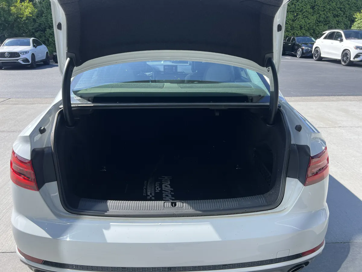 2018 Audi A4 Premium thumbnail 33