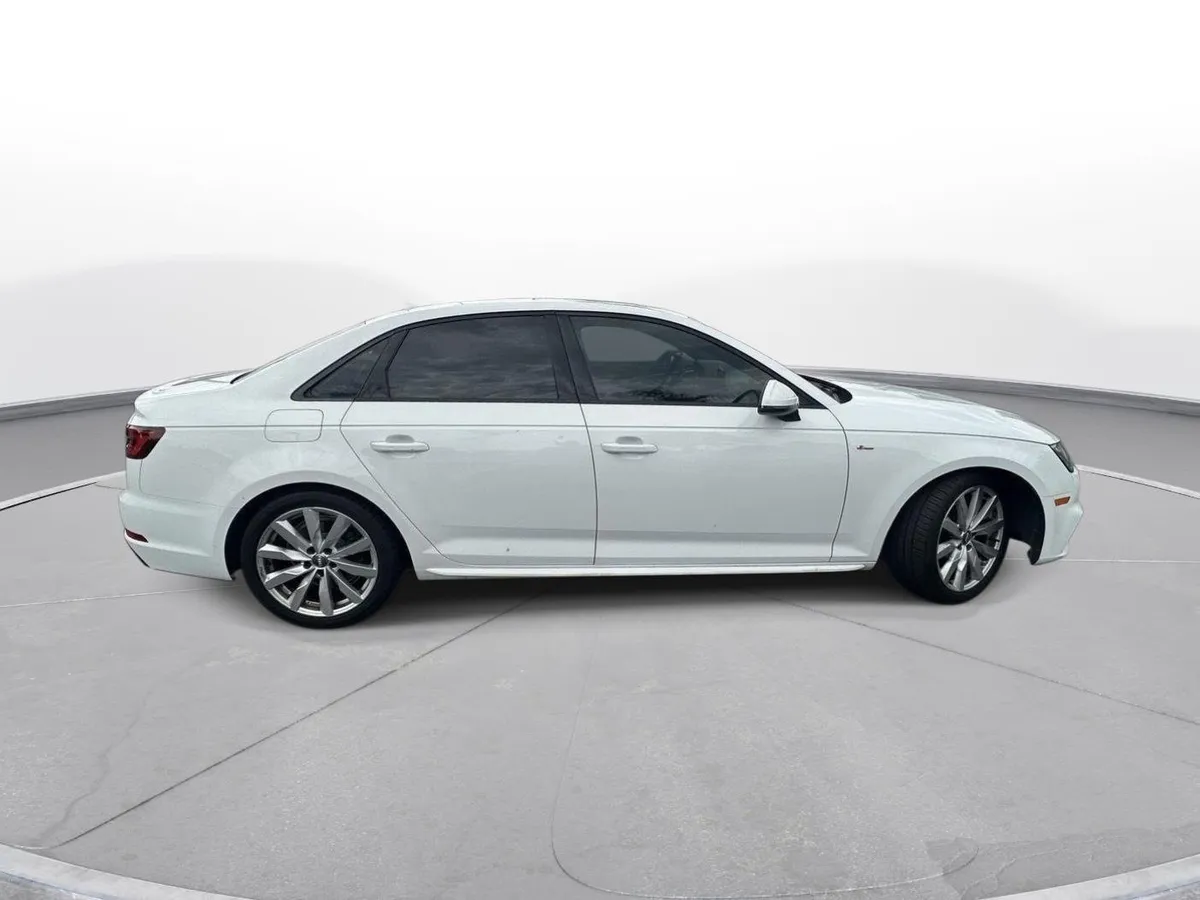 2018 Audi A4 Premium thumbnail 5