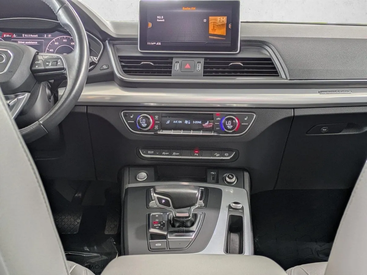 2018 Audi Q5 Prestige thumbnail 16