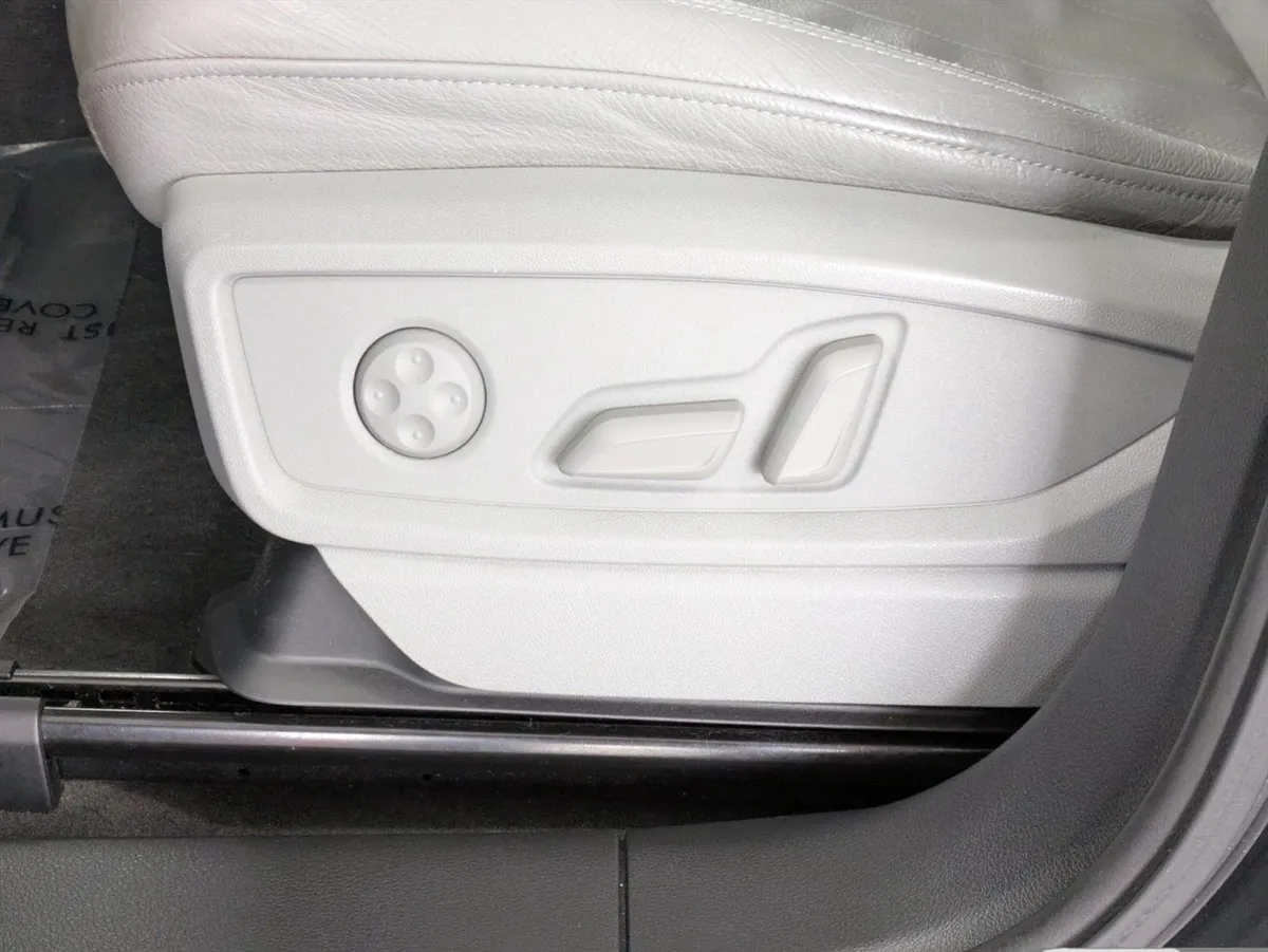 2018 Audi Q5 Prestige thumbnail 19