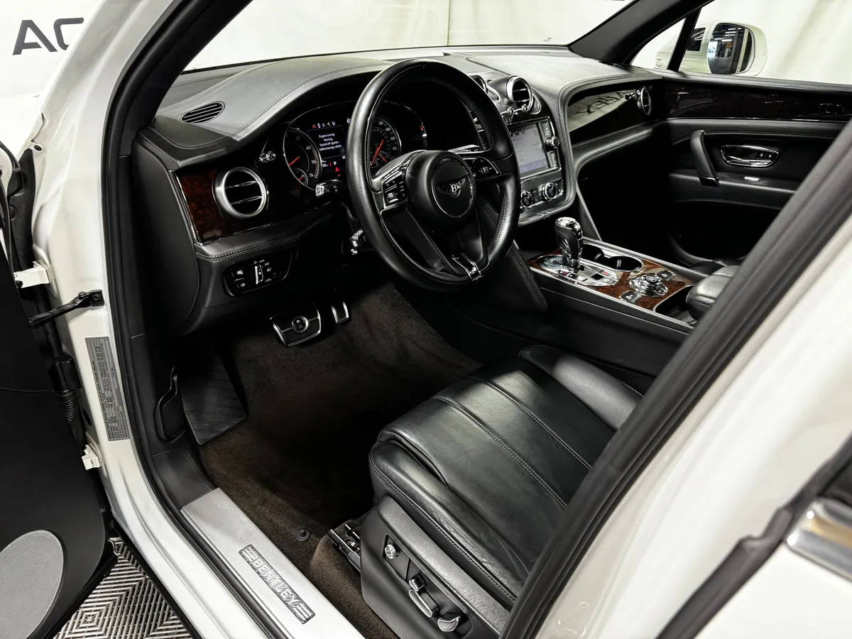 2018 Bentley Bentayga W12 Signature thumbnail 11