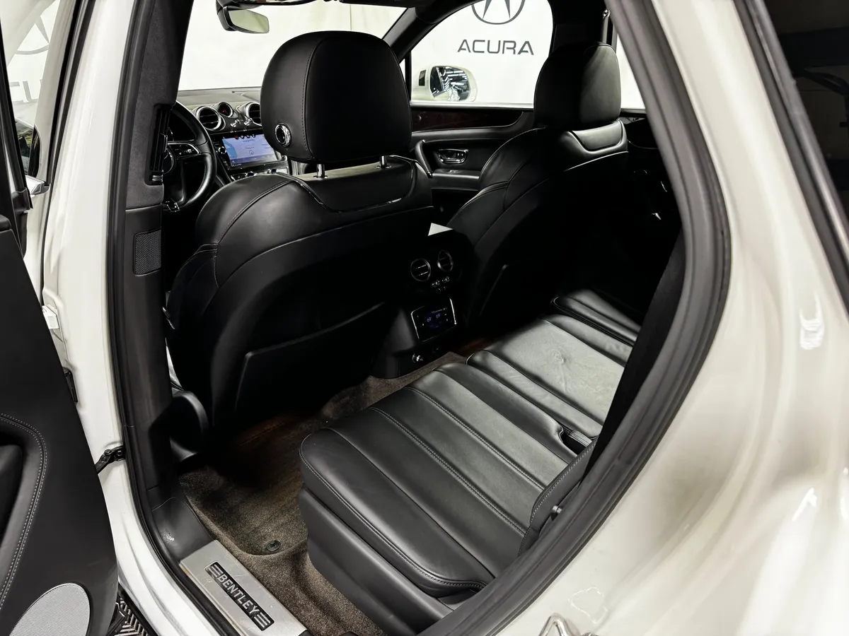 2018 Bentley Bentayga W12 Signature thumbnail 12