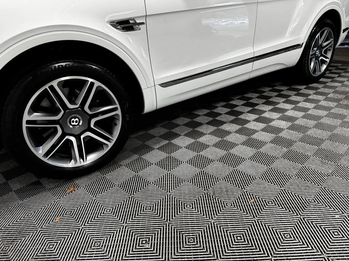 2018 Bentley Bentayga W12 Signature thumbnail 15