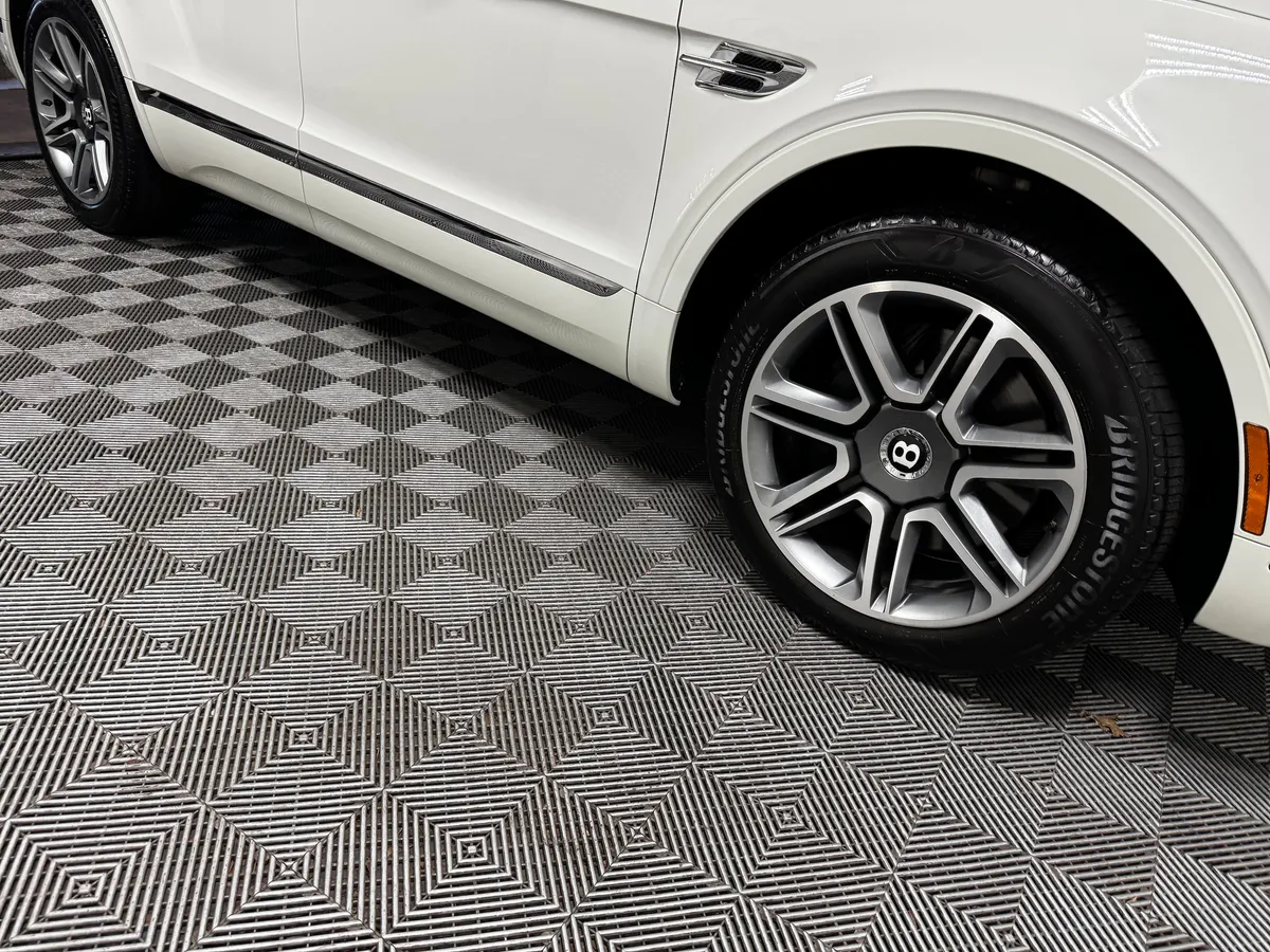 2018 Bentley Bentayga W12 Signature thumbnail 17