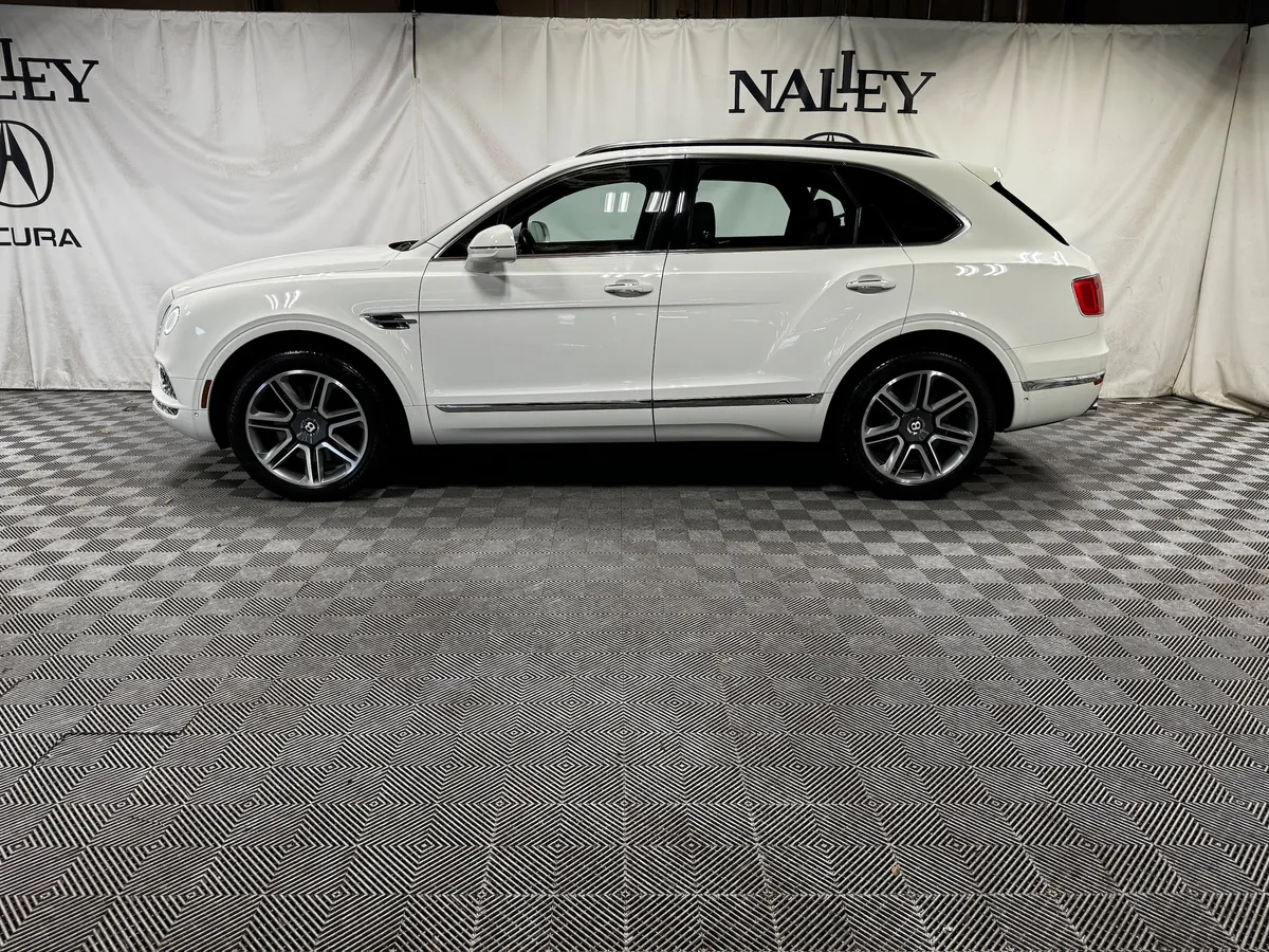 2018 Bentley Bentayga W12 Signature thumbnail 2
