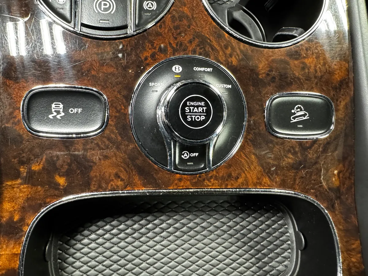 2018 Bentley Bentayga W12 Signature thumbnail 28
