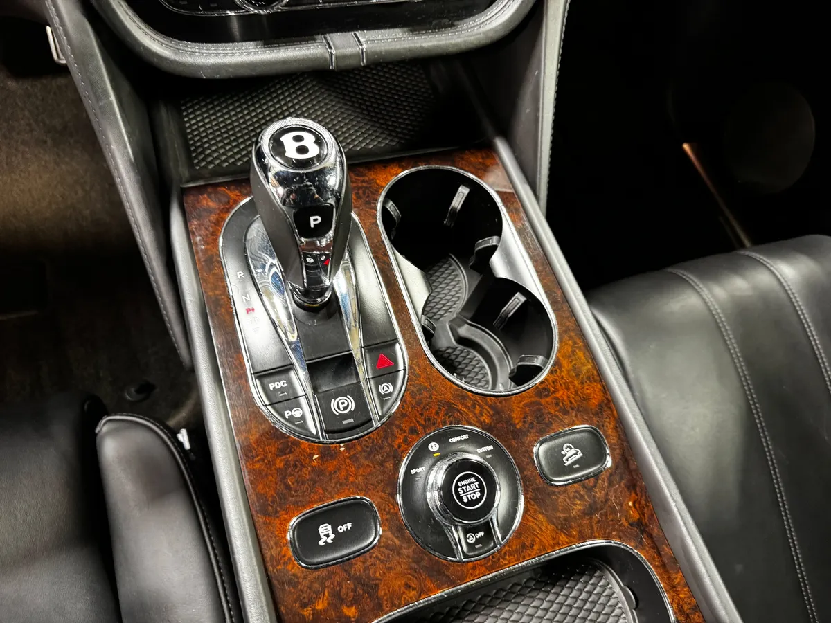 2018 Bentley Bentayga W12 Signature thumbnail 35