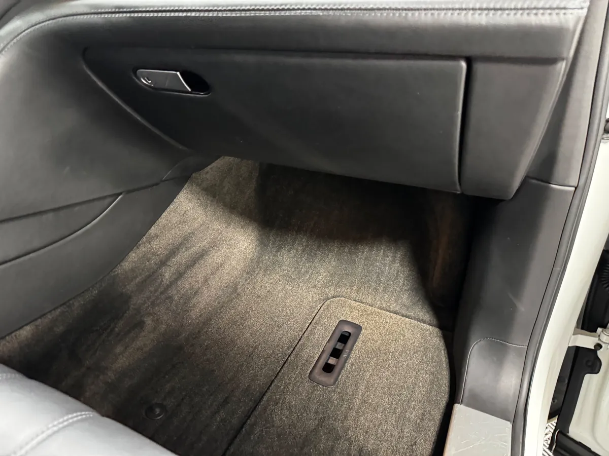 2018 Bentley Bentayga W12 Signature thumbnail 36