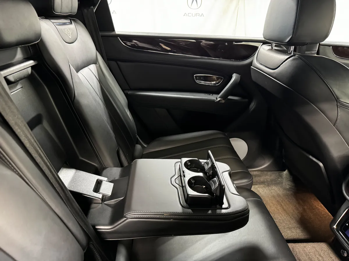 2018 Bentley Bentayga W12 Signature thumbnail 39