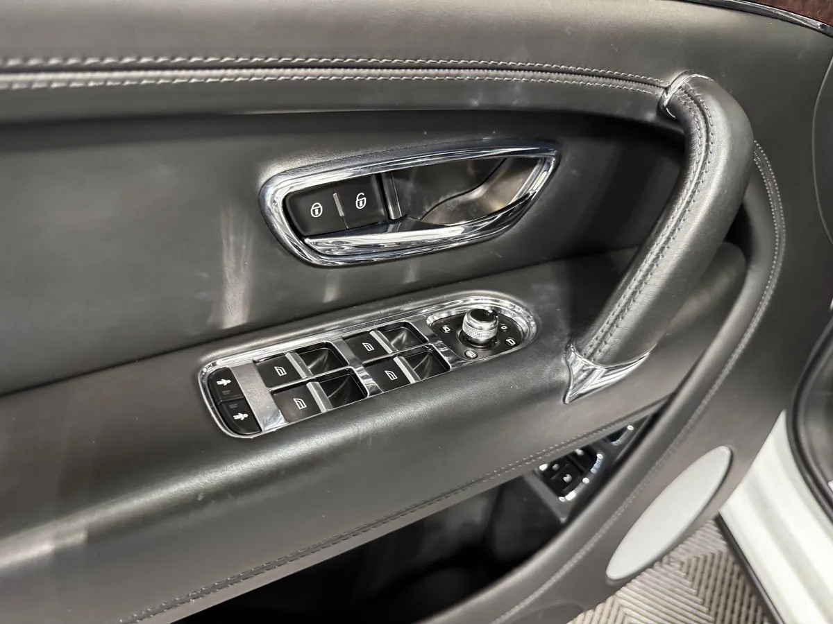 2018 Bentley Bentayga W12 Signature thumbnail 41