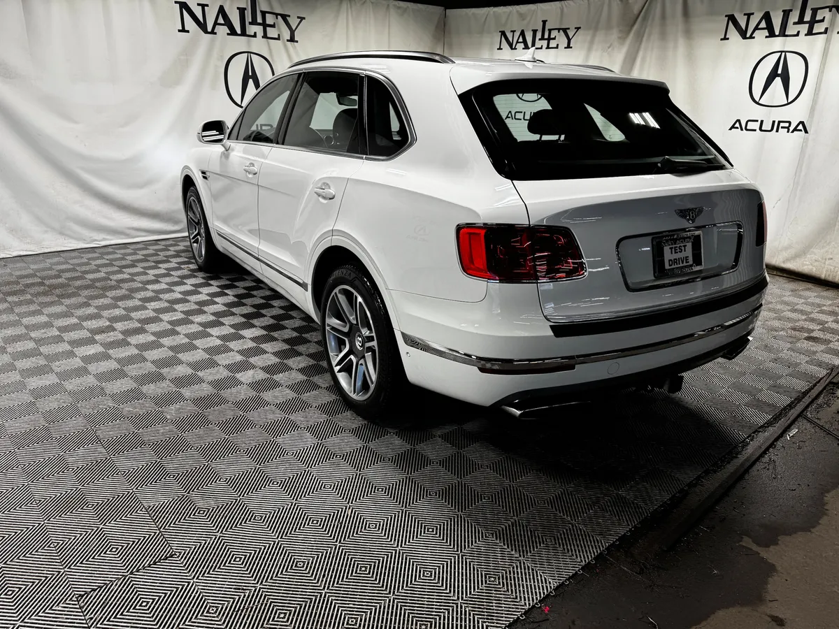 2018 Bentley Bentayga W12 Signature thumbnail 5