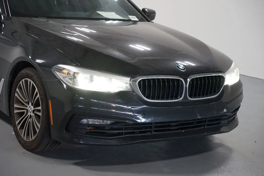 2018 BMW 5 Series 540i thumbnail 4