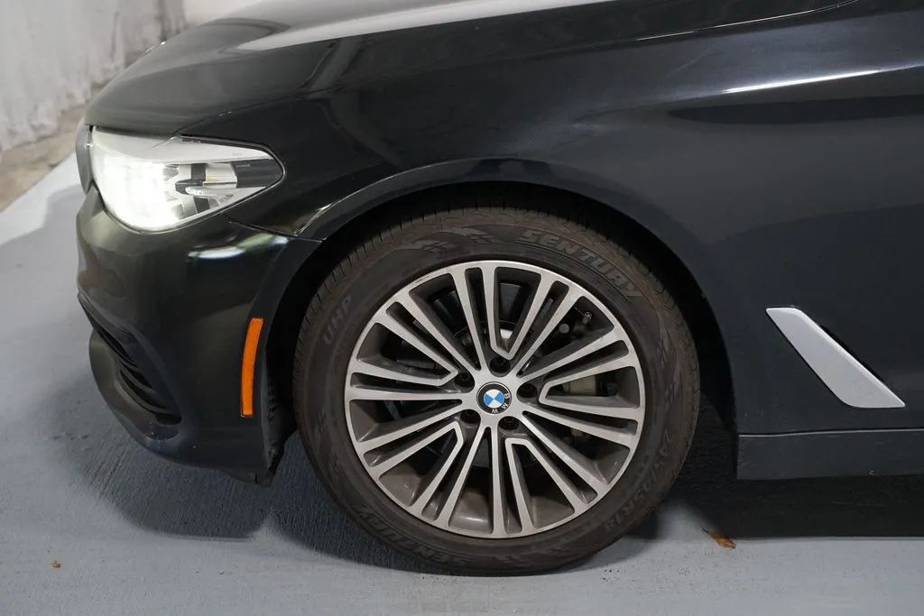 2018 BMW 5 Series 540i thumbnail 5
