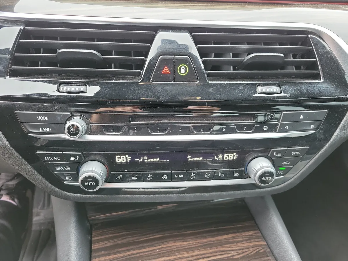 2018 BMW 540i xDrive thumbnail 17