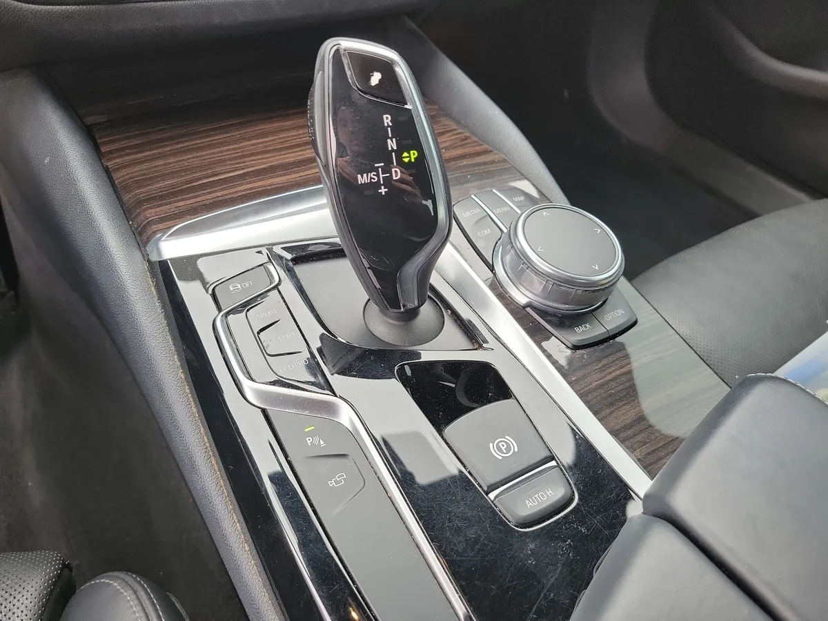 2018 BMW 540i xDrive thumbnail 18