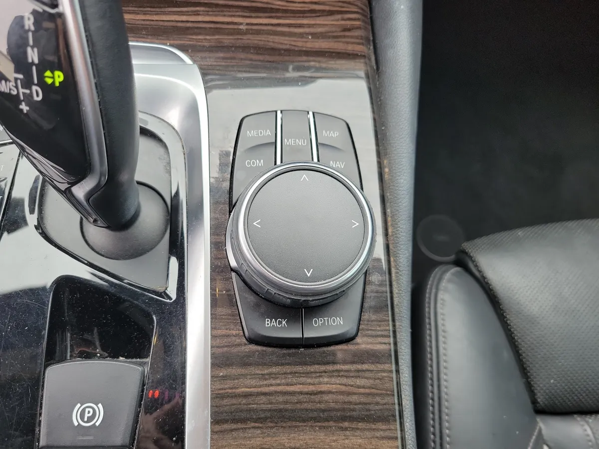 2018 BMW 540i xDrive thumbnail 19