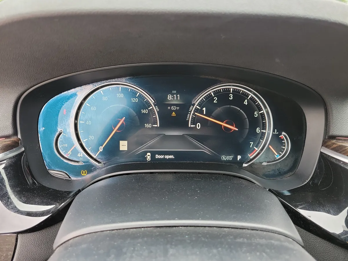 2018 BMW 540i xDrive thumbnail 23