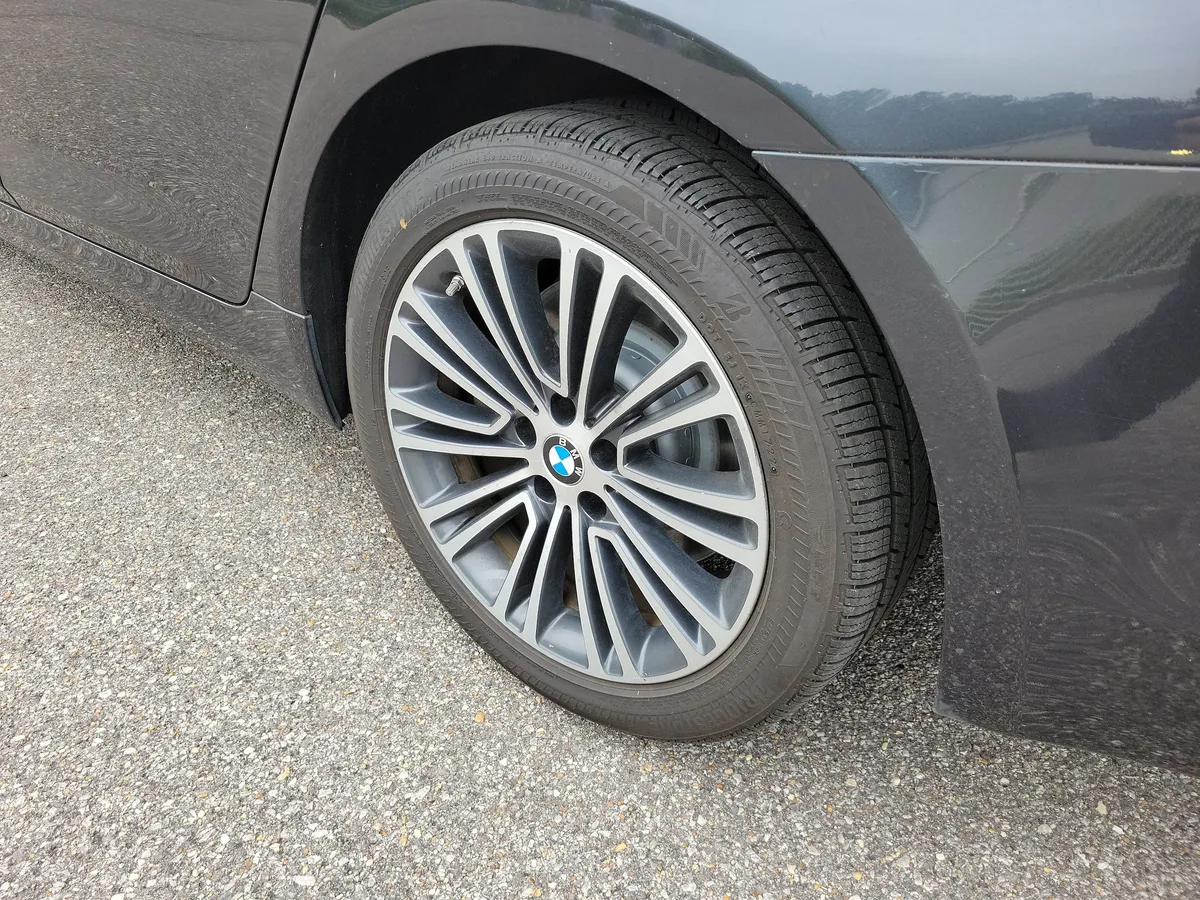 2018 BMW 540i xDrive thumbnail 26
