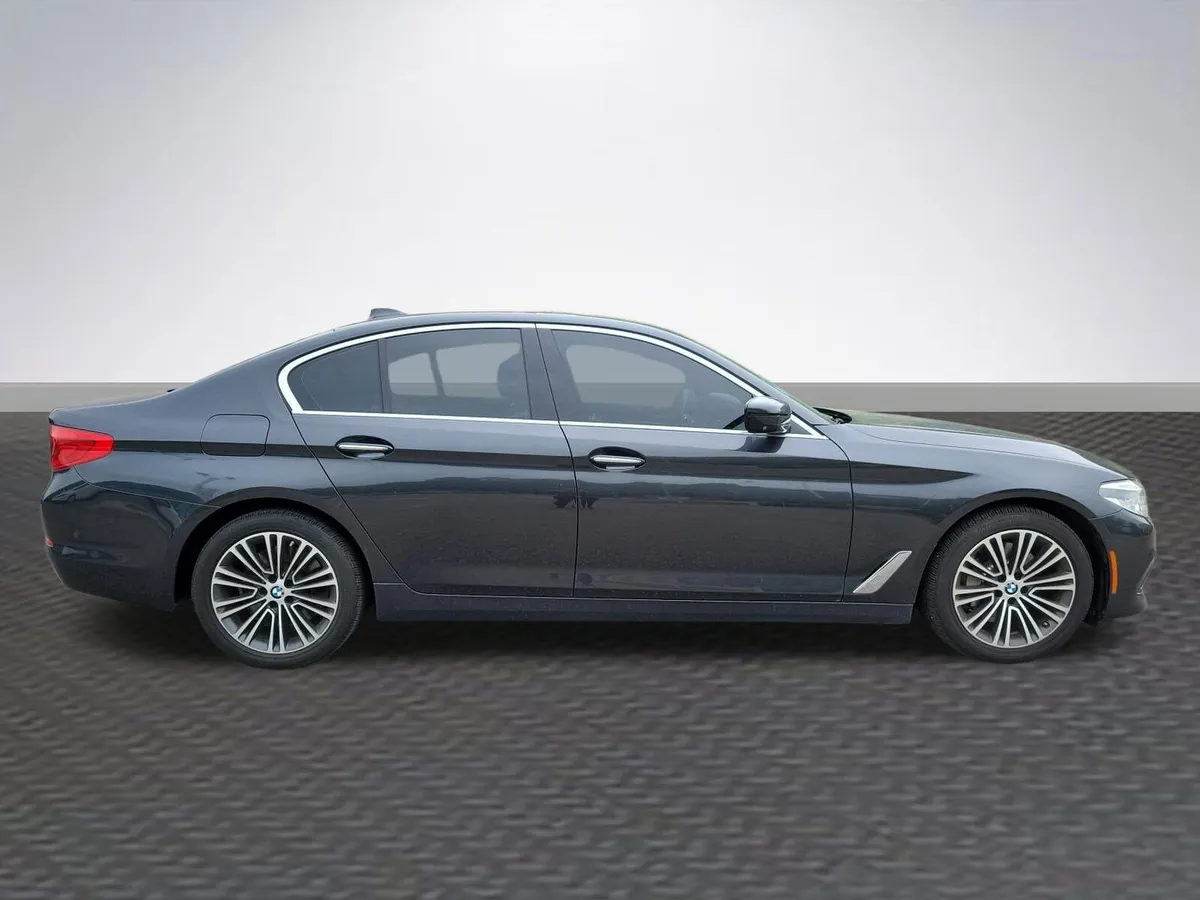 2018 BMW 540i xDrive thumbnail 4