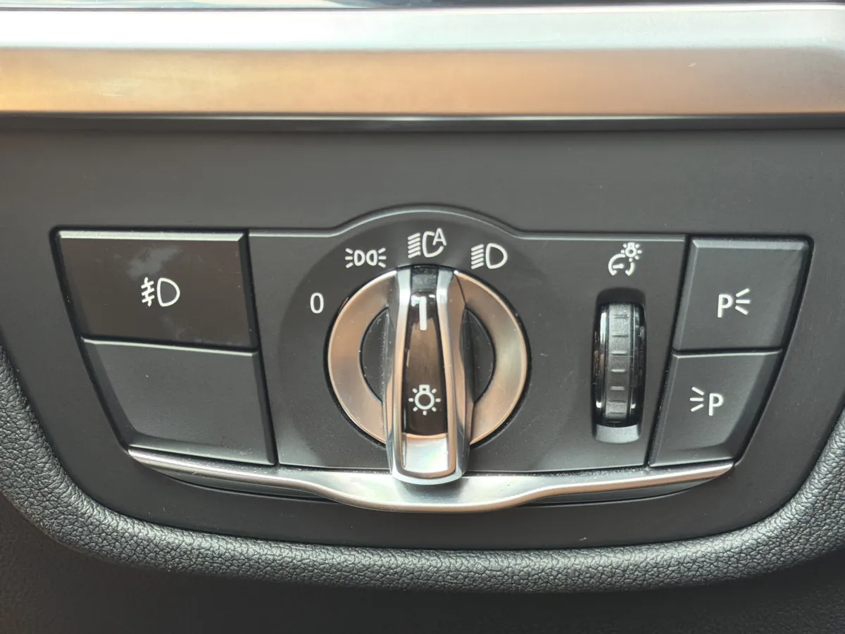 2018 BMW X3 xDrive30i thumbnail 12