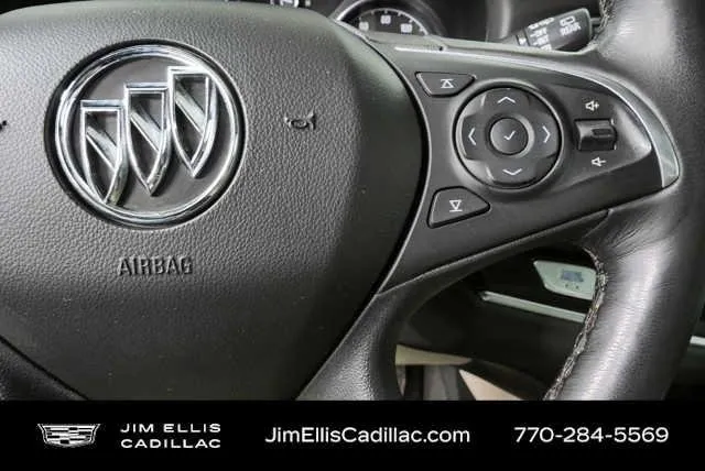 2018 Buick Enclave Premium thumbnail 11