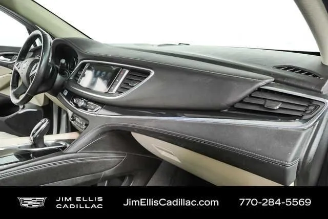 2018 Buick Enclave Premium thumbnail 23