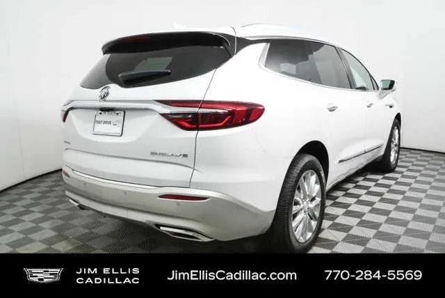 2018 Buick Enclave Premium thumbnail 3