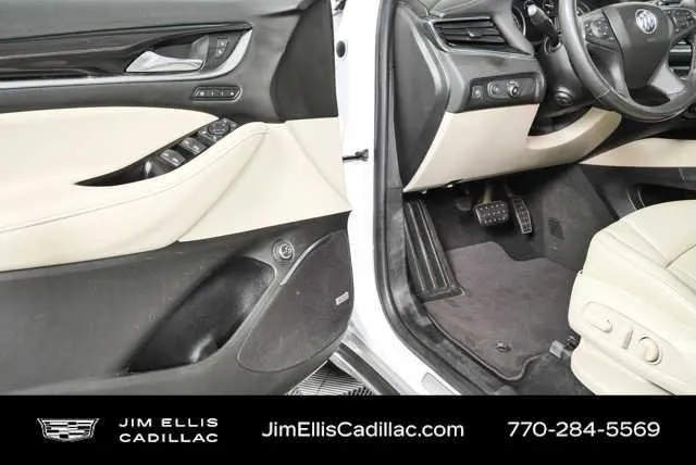 2018 Buick Enclave Premium thumbnail 8