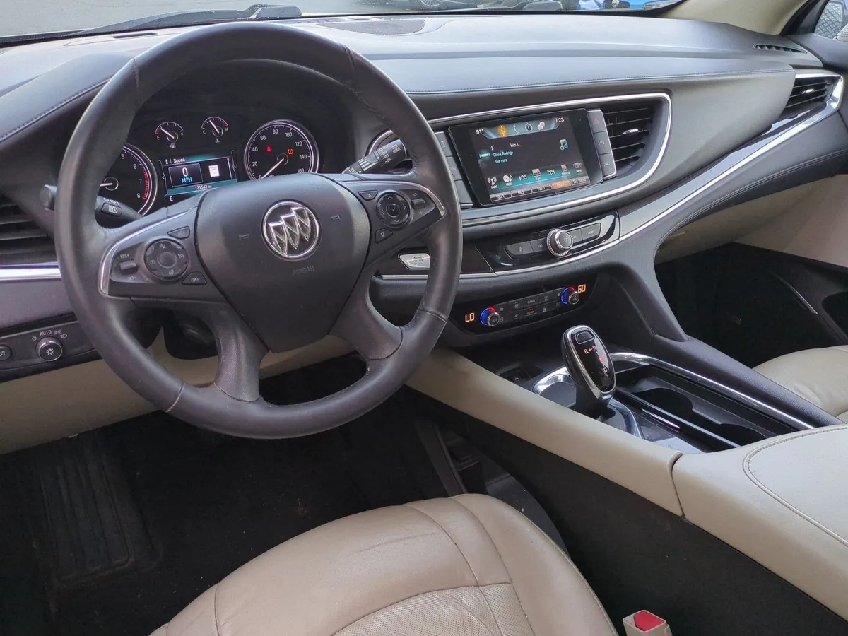 2018 Buick Enclave Premium thumbnail 25