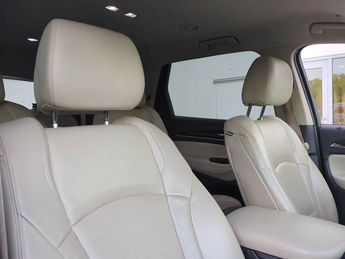 2018 Buick Enclave Premium thumbnail 30