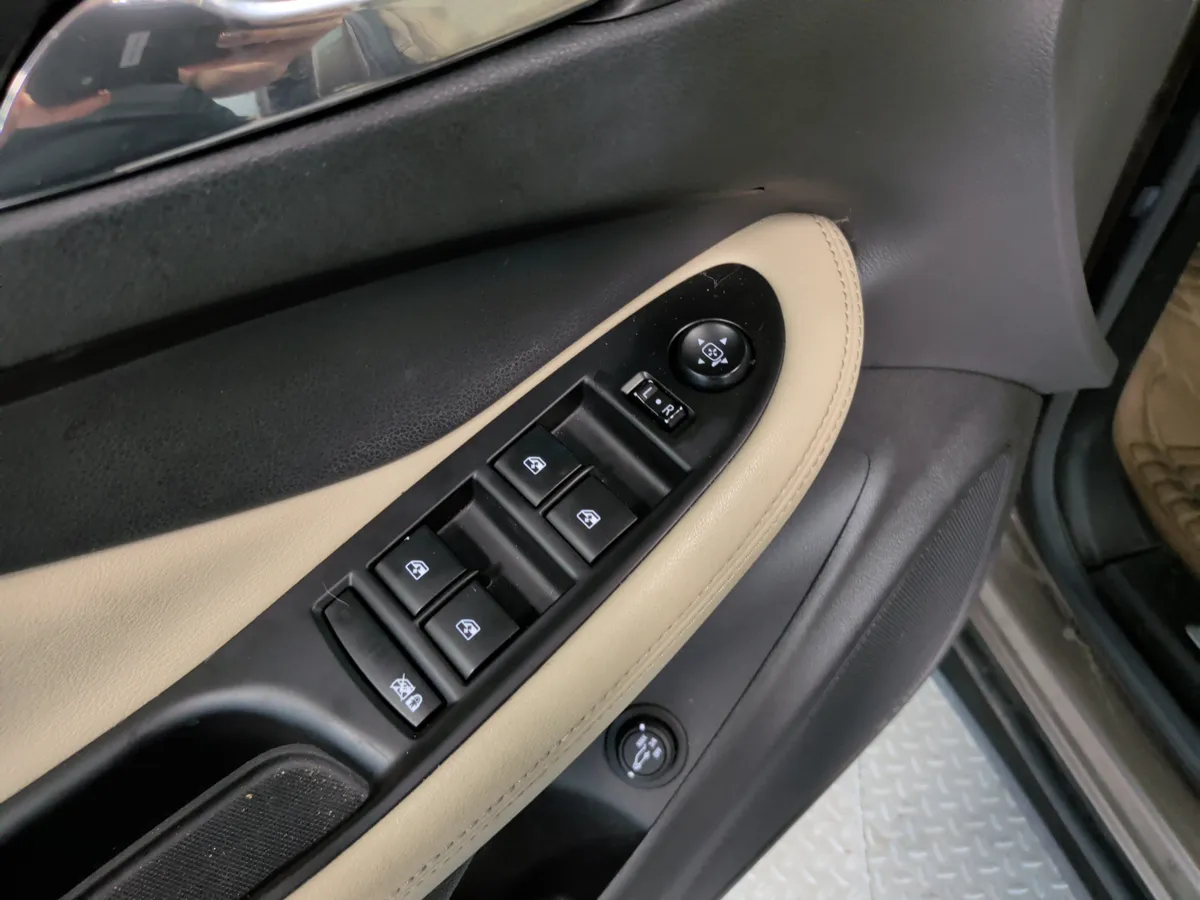 2018 Buick Envision Essence thumbnail 12