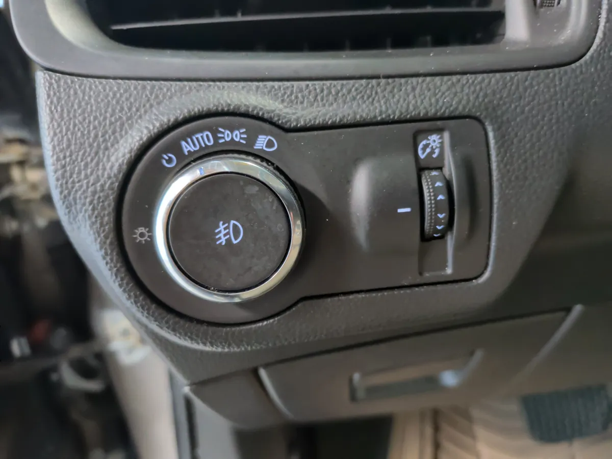2018 Buick Envision Essence thumbnail 16