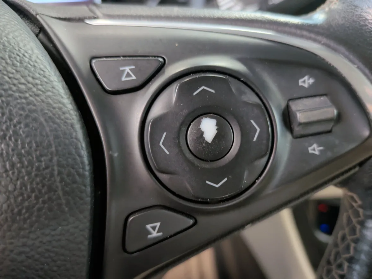 2018 Buick Envision Essence thumbnail 18