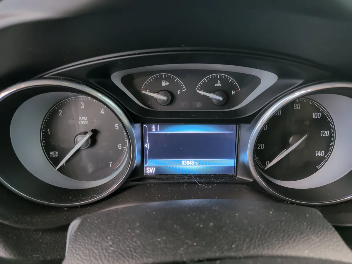 2018 Buick Envision Essence thumbnail 19