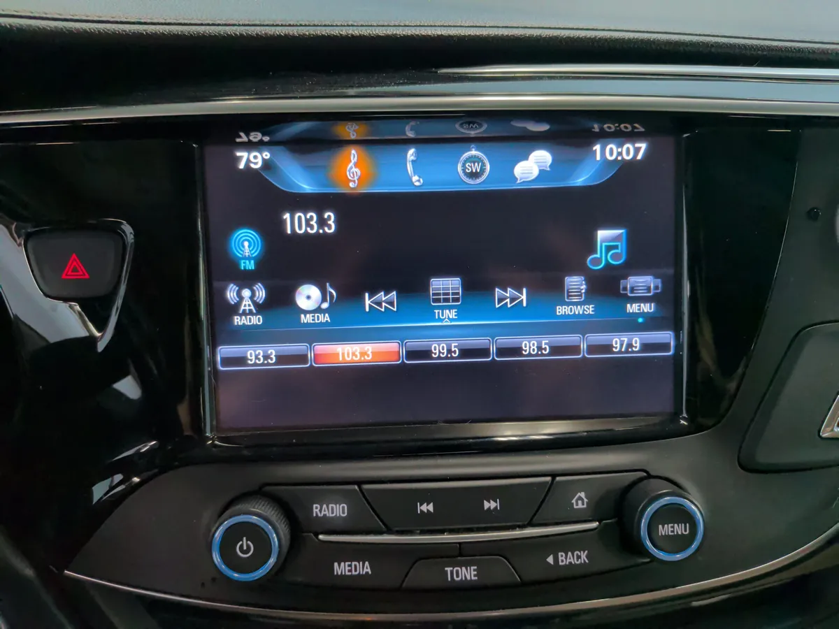 2018 Buick Envision Essence thumbnail 20