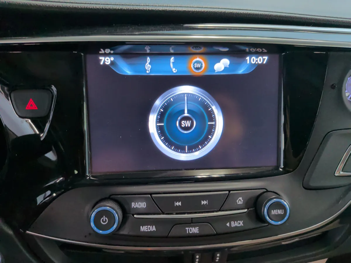 2018 Buick Envision Essence thumbnail 21