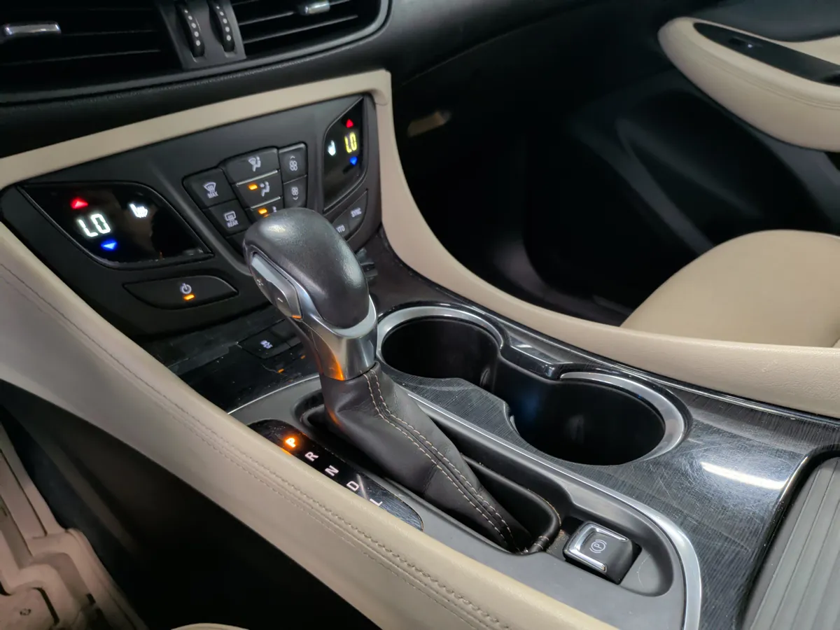 2018 Buick Envision Essence thumbnail 23