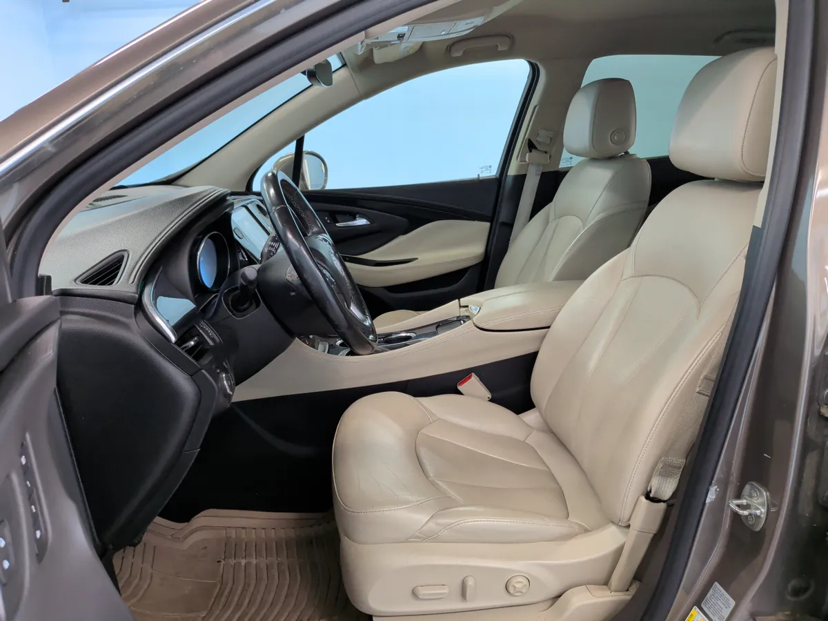 2018 Buick Envision Essence thumbnail 25
