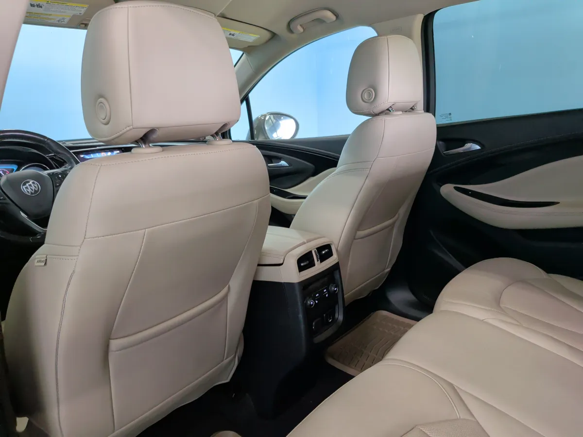 2018 Buick Envision Essence thumbnail 26