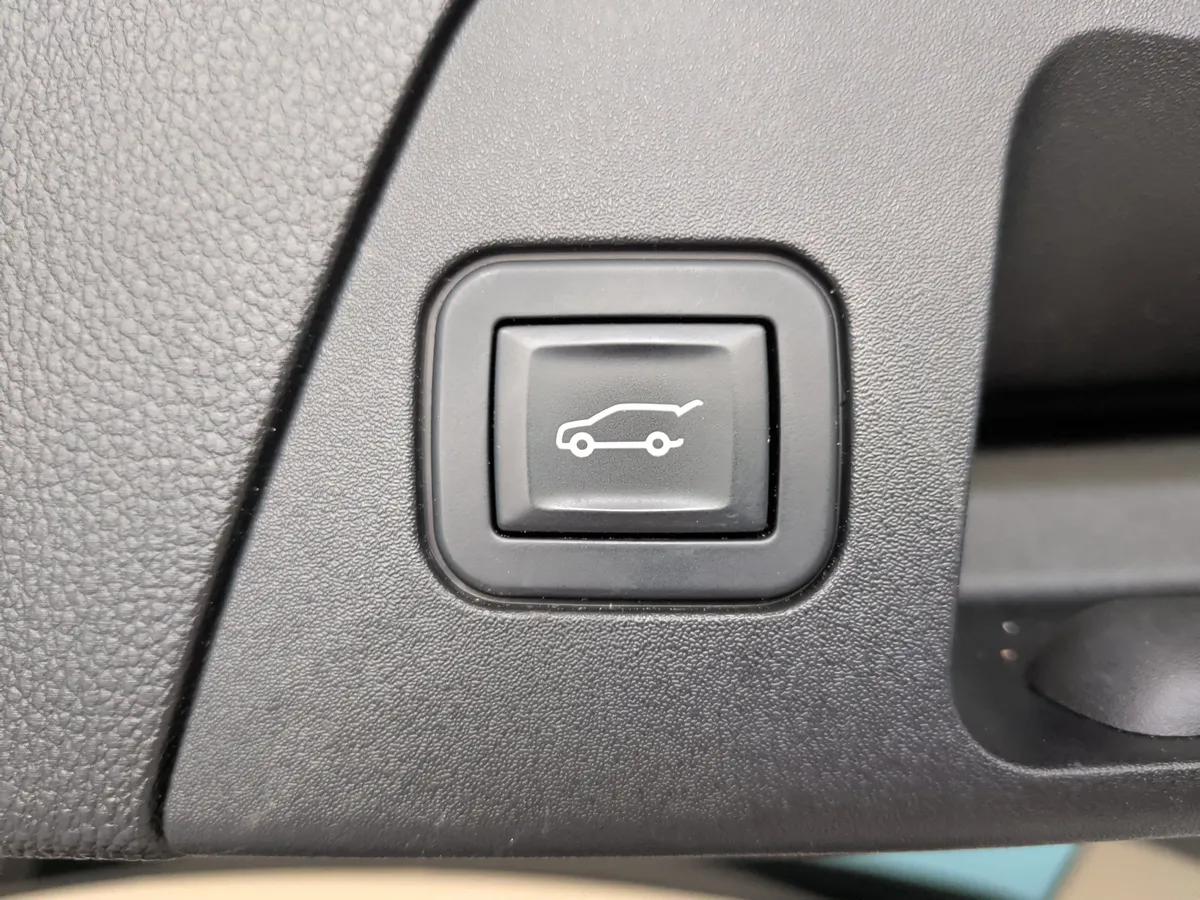 2018 Buick Envision Essence thumbnail 29