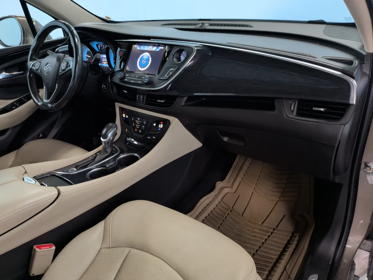 2018 Buick Envision Essence thumbnail 32