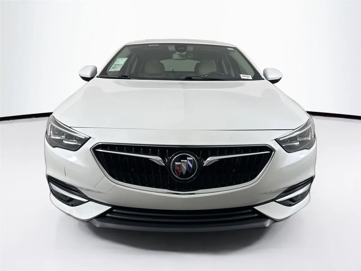 2018 Buick Regal Sportback Essence thumbnail 10