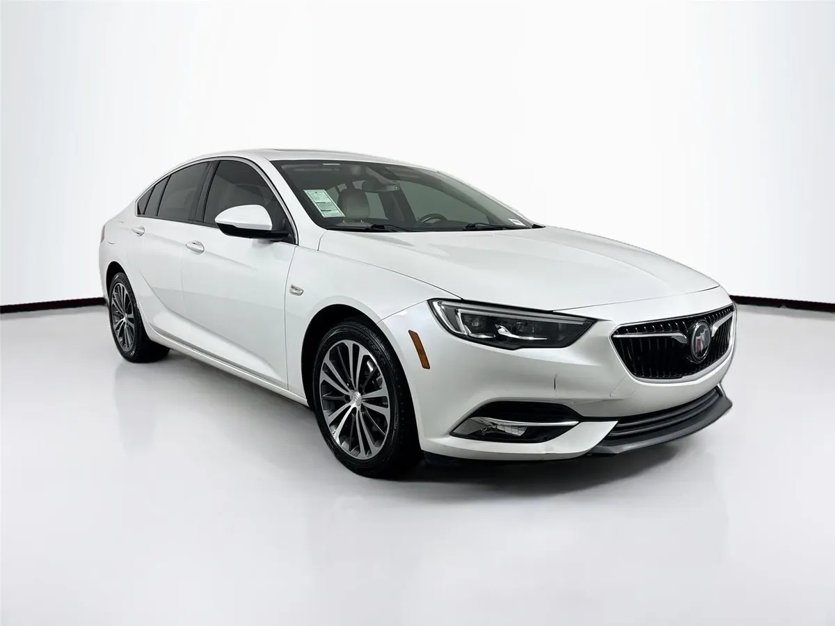 2018 Buick Regal Sportback Essence thumbnail 11