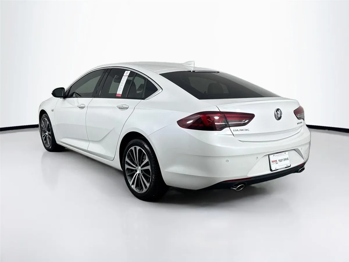 2018 Buick Regal Sportback Essence thumbnail 14