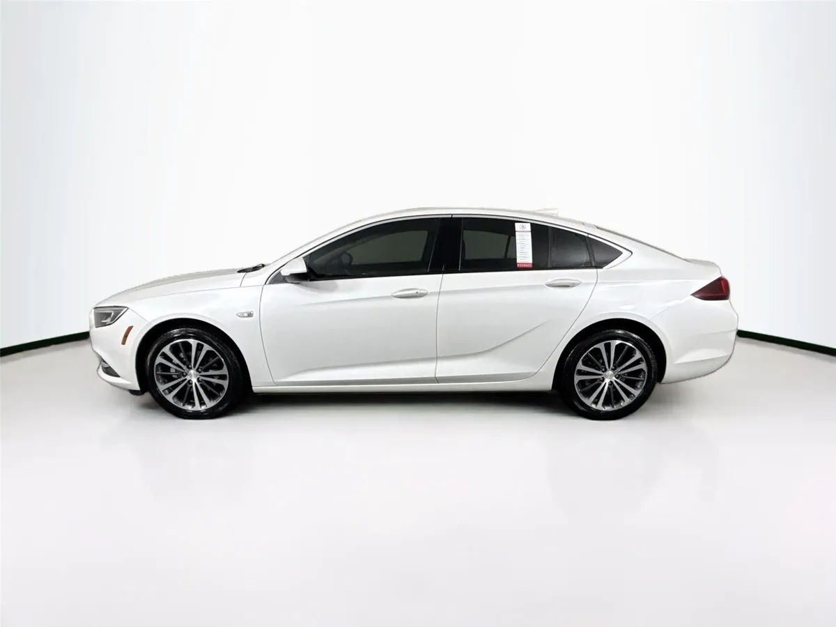 2018 Buick Regal Sportback Essence thumbnail 15
