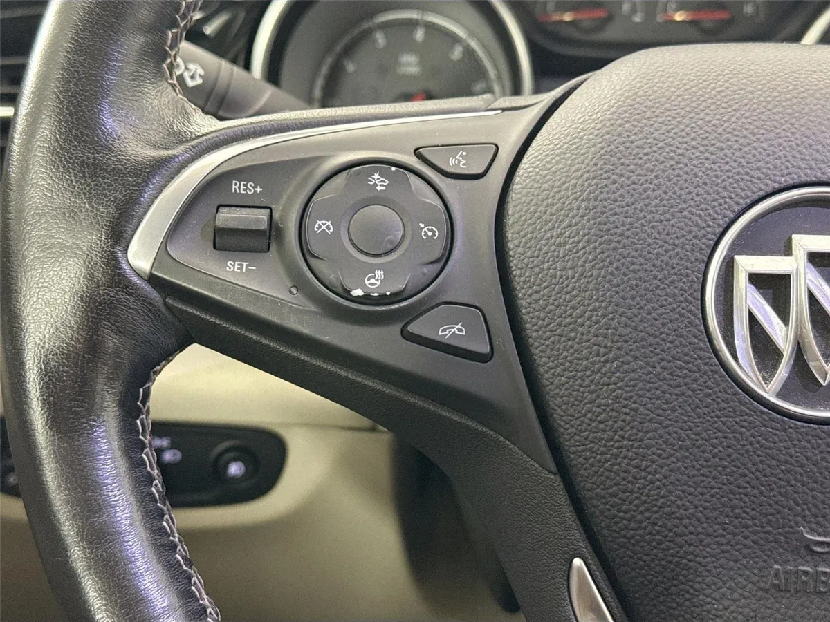 2018 Buick Regal Sportback Essence thumbnail 20