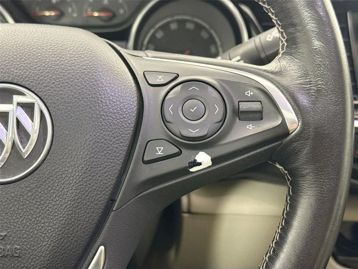 2018 Buick Regal Sportback Essence thumbnail 21