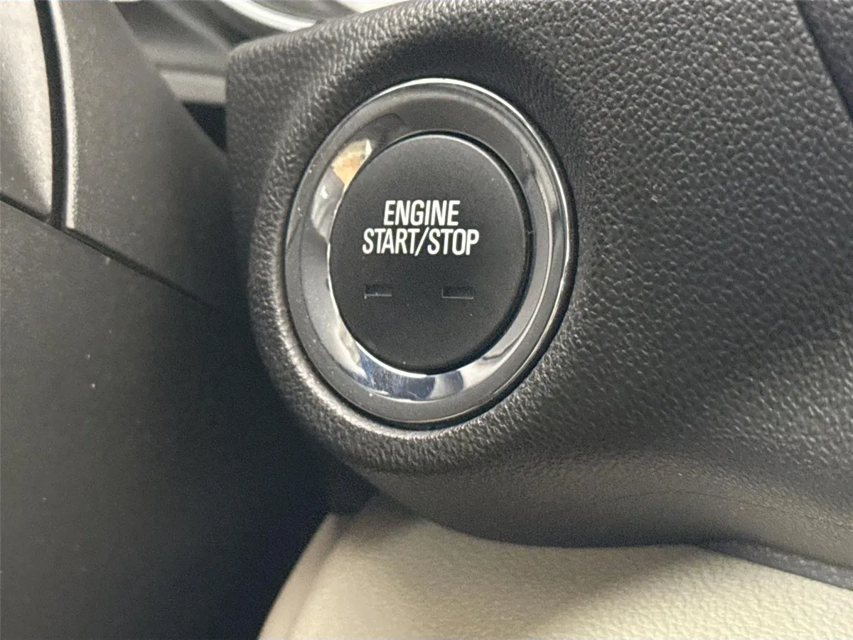2018 Buick Regal Sportback Essence thumbnail 23