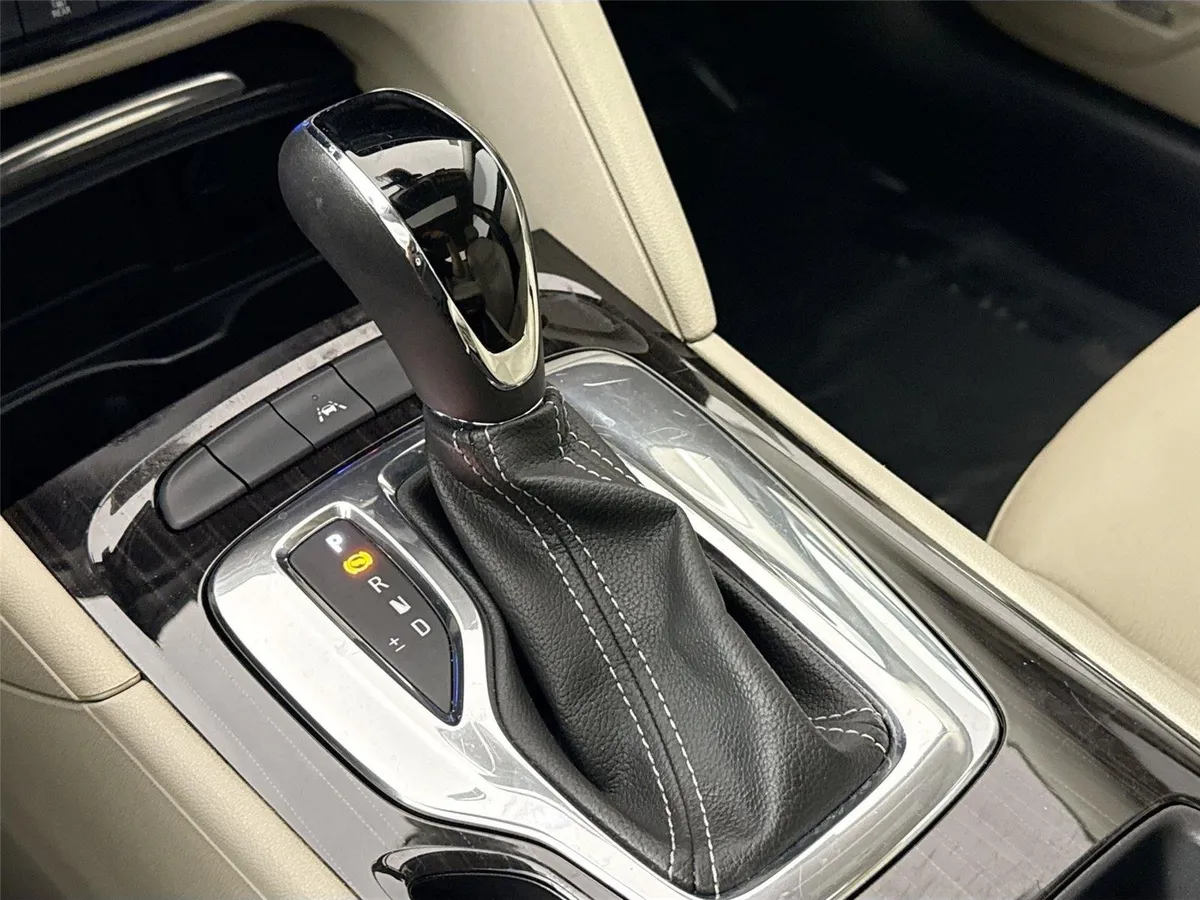 2018 Buick Regal Sportback Essence thumbnail 28